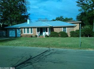 25 Laurel Ave, Fairhope, AL 36532