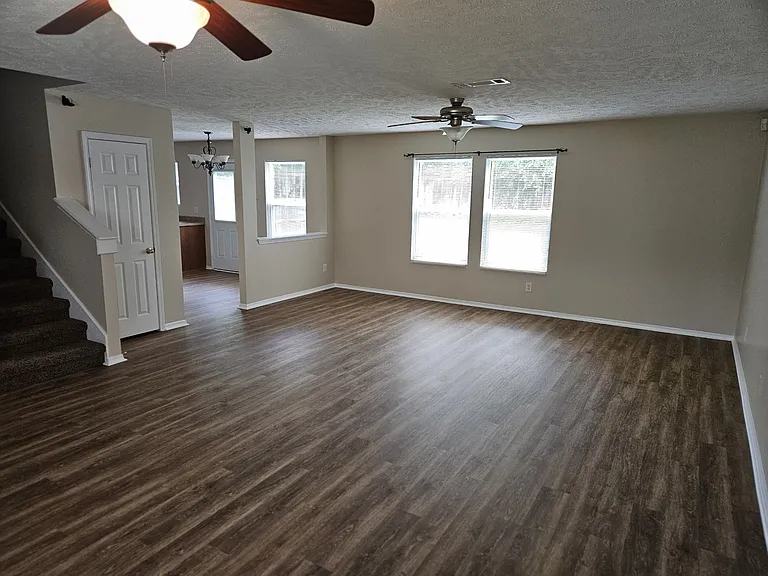 1152 Seven Oaks Blvd — Photo 5
