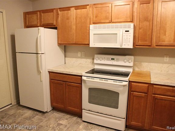 4th image of 2092 Cloverly Ln