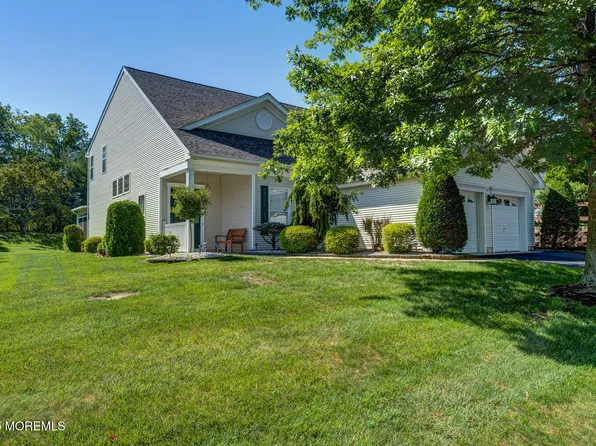 18 Morningside Court, Lakewood, NJ 08701