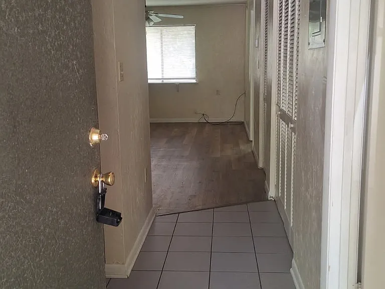77 SE 16th Ave #B201 — Photo 2
