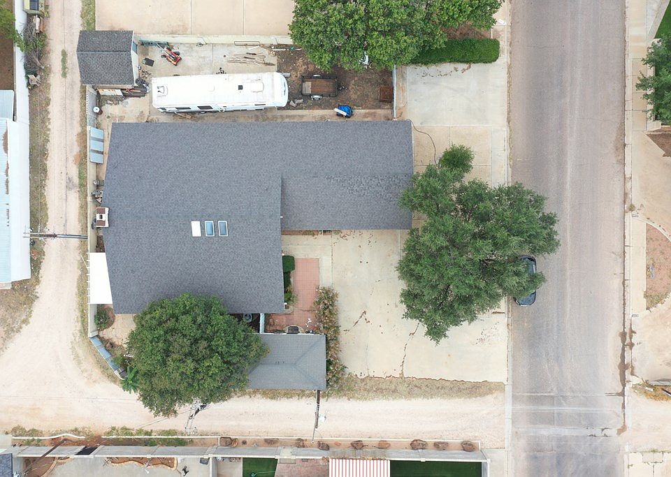 2nd image of 928 Sartain Dr
