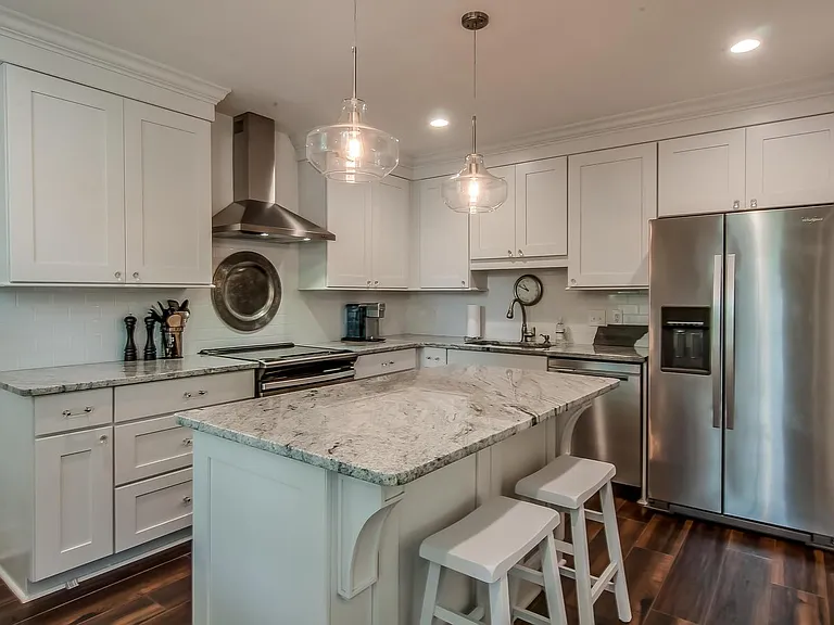 11 Waters Ave — Photo 4