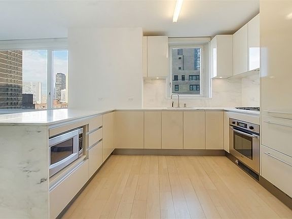 5th image of 322 W 57th St APT 24H2