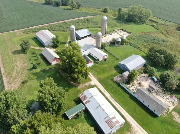 19320 Wardsville Road, Shullsburg, WI 53586