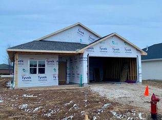 1917 Creekwood Ct, Manitowoc, WI 54220