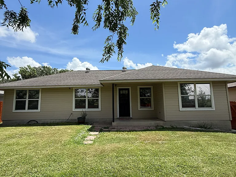 2070 Bentwood Dr — Photo 14