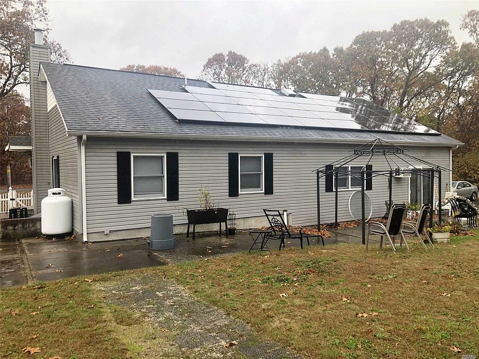 2nd image of 243 Oxhead Rd