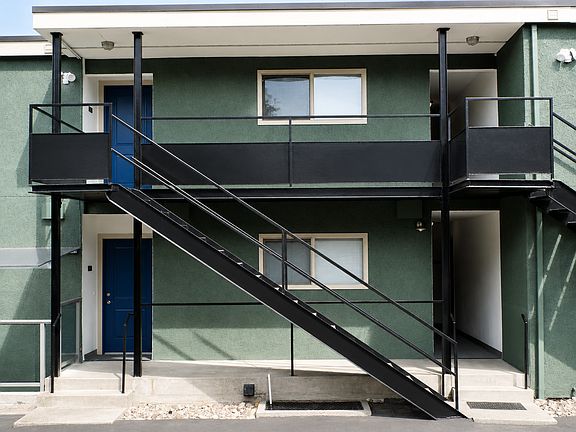 3rd image of 3644 Woodland Park Ave N APT 2