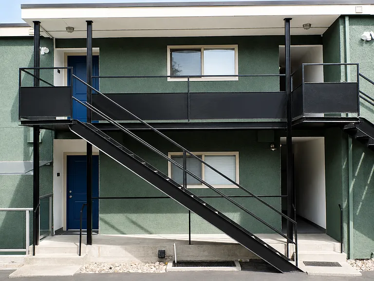 3644 Woodland Park Apartments are located in Wallingford — Photo 3