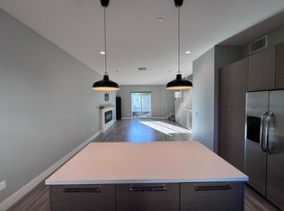 5646 N Hazeltine Ave, Van Nuys, CA 91401
