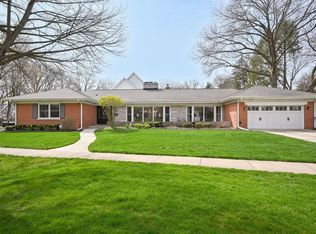 691 Wingate Rd, Glen Ellyn, IL 60137