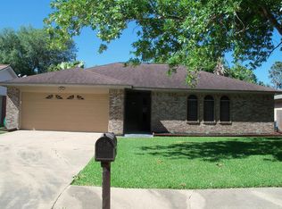 1305 Molina Ct, Angleton, TX 77515