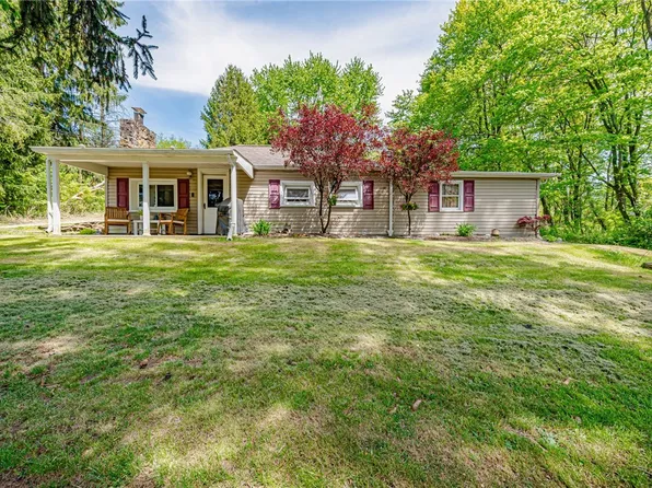 102 Tioga Ln, Delmont, PA 15626