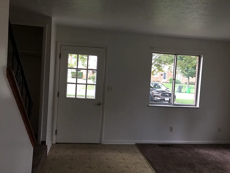4426 Cherryhurst Dr — Photo 2