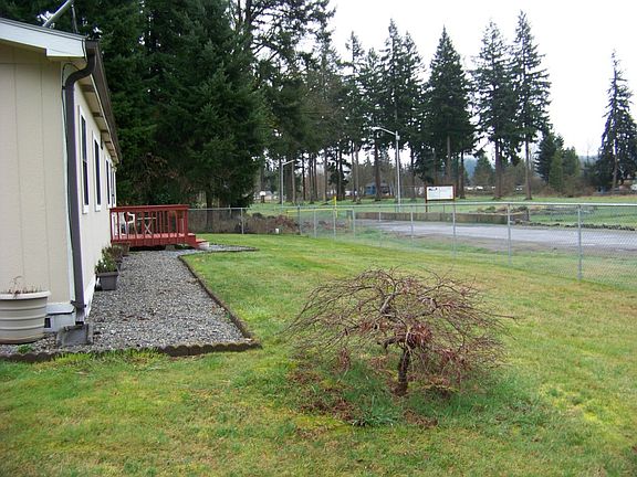 3rd image of 12717 223rd Ave E