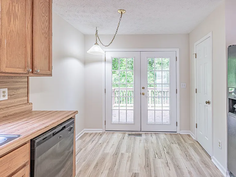 2402 Betsy Ct SW — Photo 19