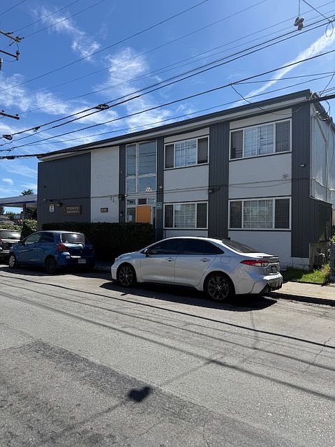 1st image of 1614 Oxford St #12