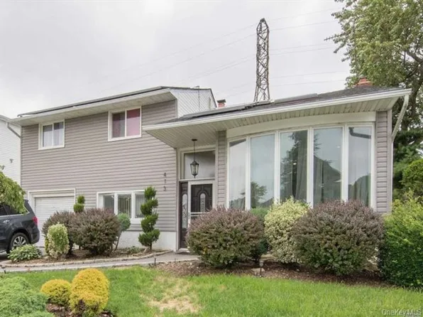 413 Clearmeadow Dr, East Meadow, NY 11554