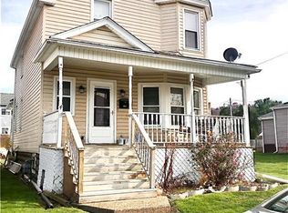 2016 Charles St, Wellsburg, WV 26070