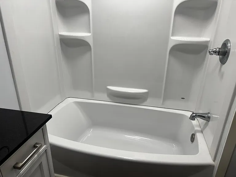 945 Cecil Ave — Photo 10
