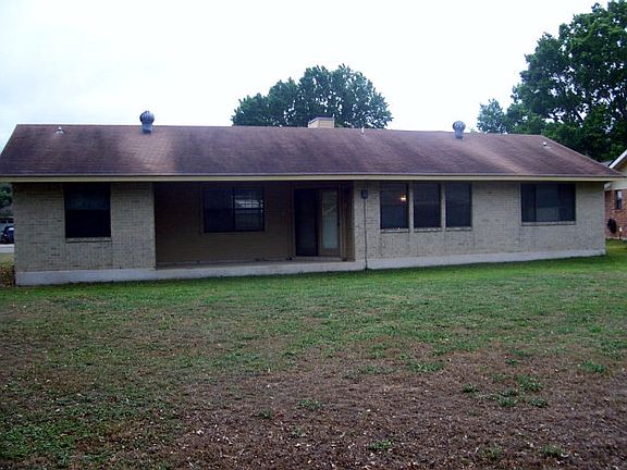 4th image of 333 Paisano St