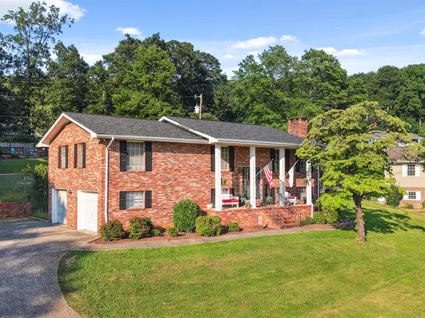 2124 Colonial Parkway Dr, Chattanooga, TN 37421