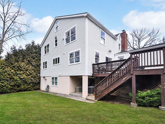 2nd image of 15 Hudson Pl
