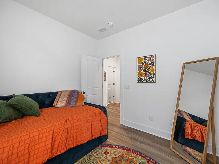 712 Rumbling Leaf Ln — Photo 32