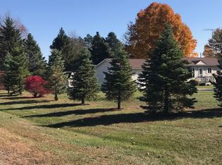 2702 Fish Lake Rd, Lapeer, MI 48446