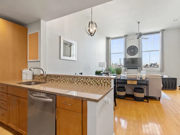 350 W 4th St, Boston, MA 02127