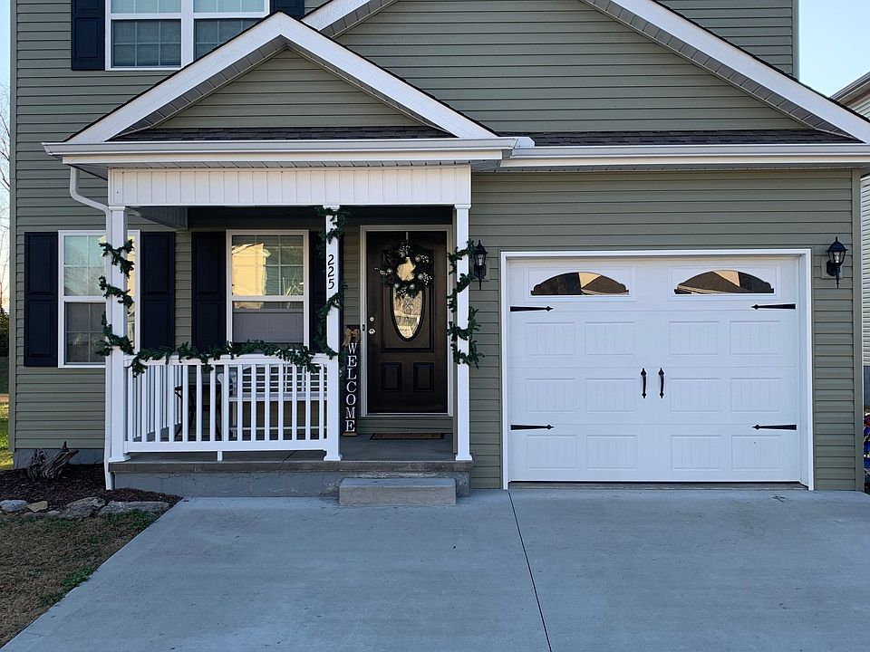 1st image of 225 Heritage Crossing Dr