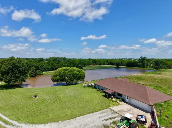 13233 SW 210th St, Douglass, KS 67039