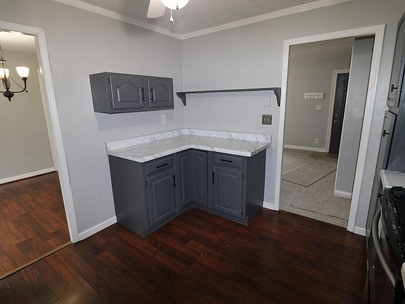 5th image of 2403 Pueblo Dr