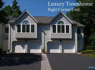 2 Bradshaw Ct, Hillsdale, NJ 07642
