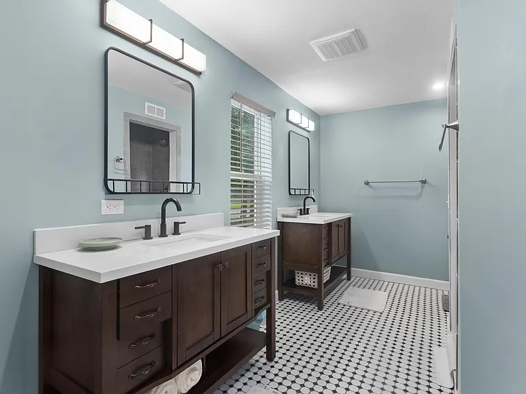 6463 Atlantic Ave — Photo 5
