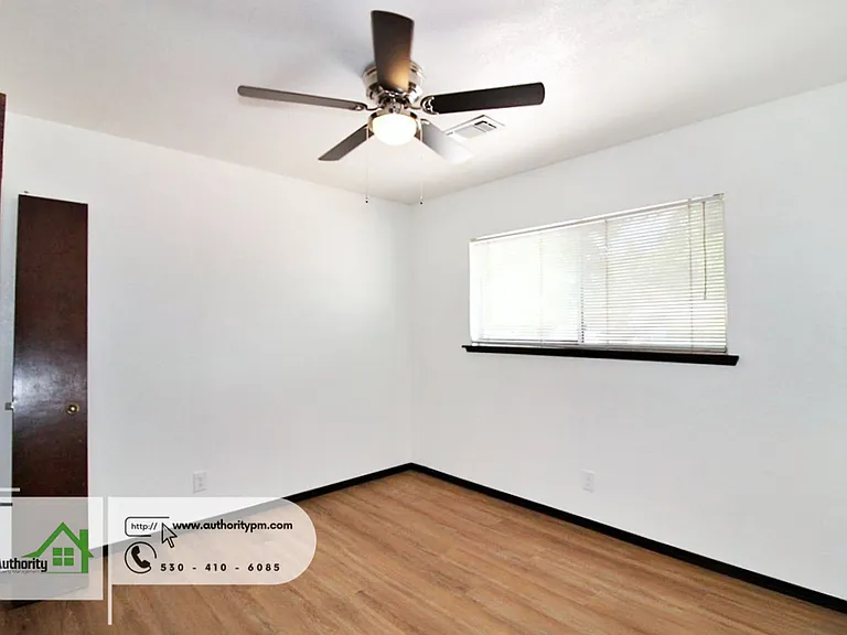 8615 Patricia Dr — Photo 14