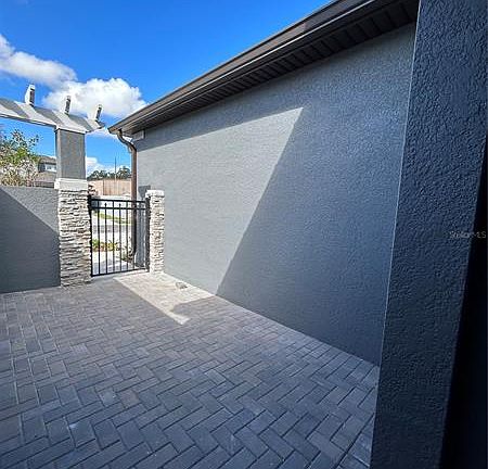3rd image of 219 Villa Luna Ln