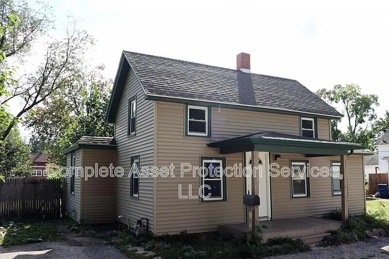 105 Norton St photo 1