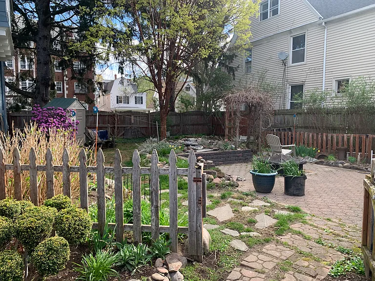1189 Park Ave #UPPER — Photo 2