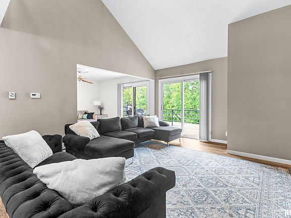 4th image of 7205 N Lakeside Ct #3