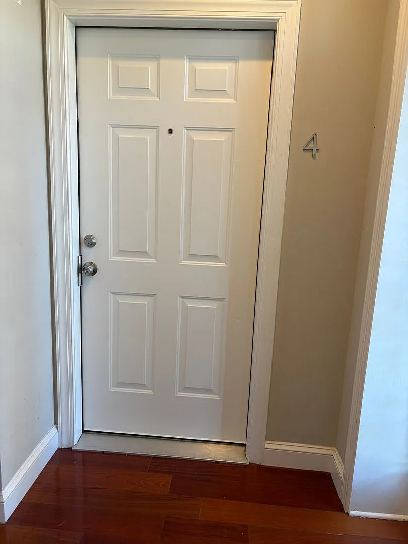 1010 3rd Street SE — Photo 2