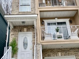 1058 William St, Elizabeth, NJ 07201