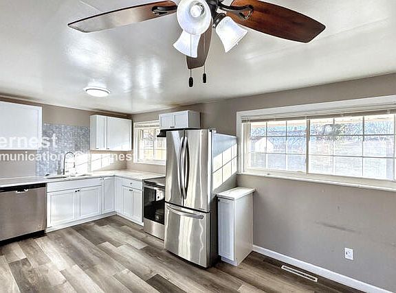 3rd image of 3523 Roswell Dr