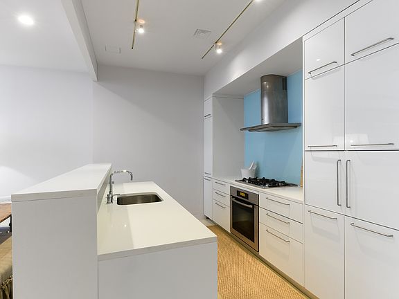 3rd image of 236 W 17th St #2E