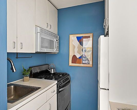 5th image of 157 E 18th St #4A