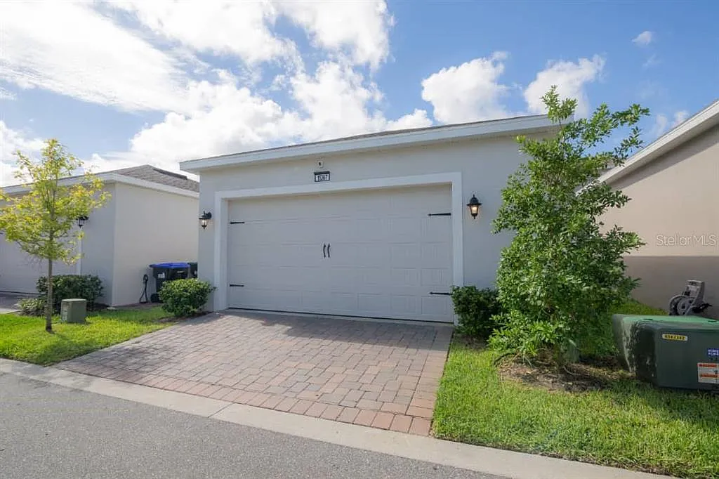 4 bed, 2.5 bath, 2156 sqft, $3,500 — Photo 4