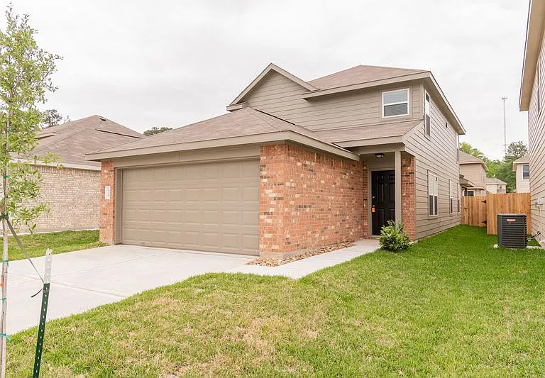 520 Meadow Park Ln — Photo 3