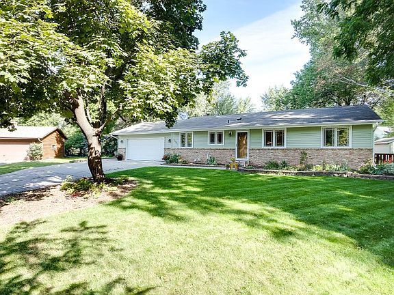 2nd image of 12901 Abbott Cir