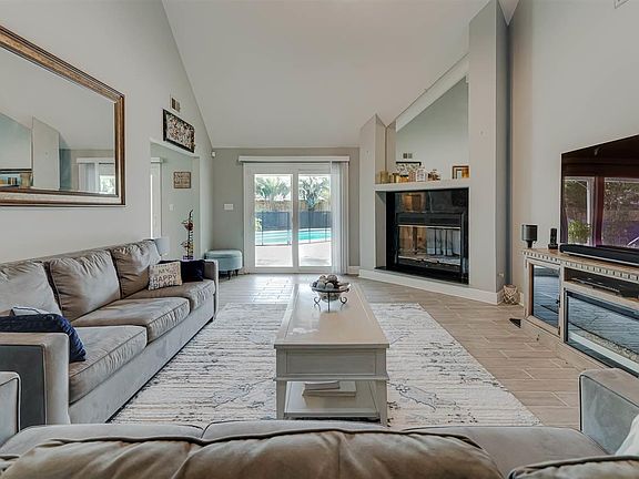 5th image of 2175 Rosewood Dr